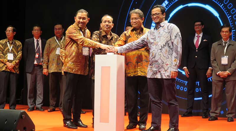 Menkominfo Resmi Buka Acara Indonesia Digital Economy Summit