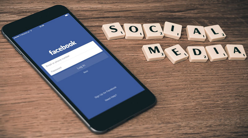 Facebook Hapus Fitur ‘Trending’ Topik